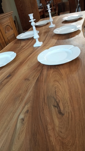 Tisch Walnuss massiv 2,80 lang