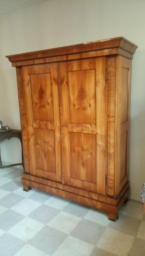 Kirschbaum Kleiderschrank Biedermeier um 1820