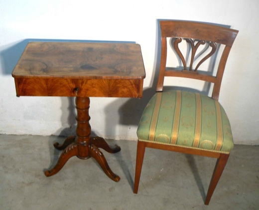 Biedermeier Nähtisch Nussbaum um 1830