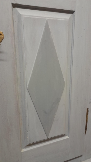 Klassizistischer Schrank in grau um 1800