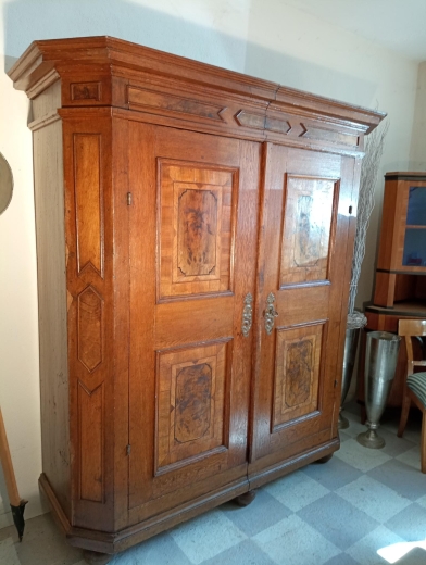 Barockschrank Eiche Nussbaum um 1750