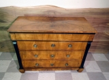 Biedermeier Kommode Nussbaum ca. 1820 mit Flachsäulen