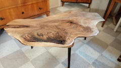 Tisch Walnuss massiv / VERKAUFT